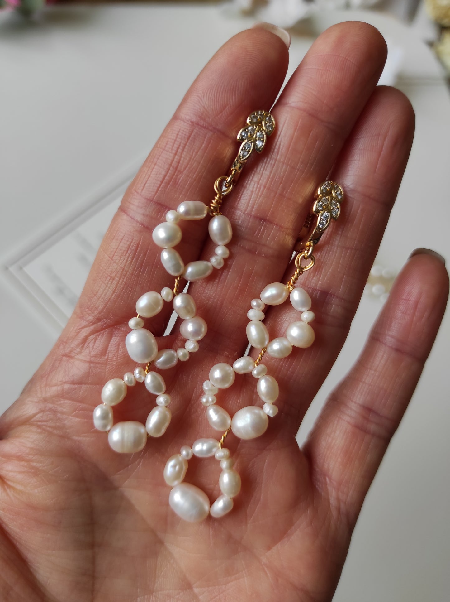 BEYOND - Freshwater pearl earrings / Wedding jewelry / Bridal earrings