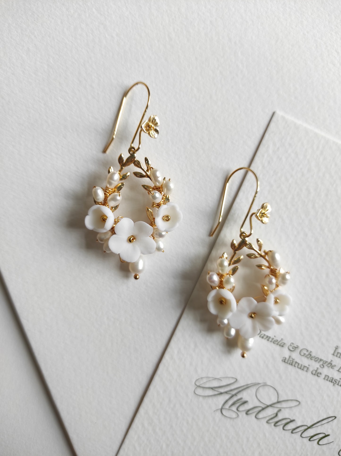 LILLY BRIDAL EARRINGS - Wedding jewelry / Bridal jewelry / Wedding earrings / Gift for her / Bridesmaid gift / Engagement earrings