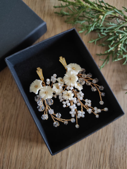 FANTAZIA  EARRINGS - Bridal flower earrings / Wedding jewelry / Engagement jewelry / Bridesmaid gift / Flower drop earrings